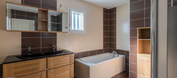 Casa de 5 dormitorios en Parassy, France No. 155767 6