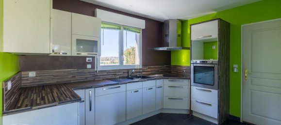 Casa de 5 dormitorios en Parassy, France No. 155767 4