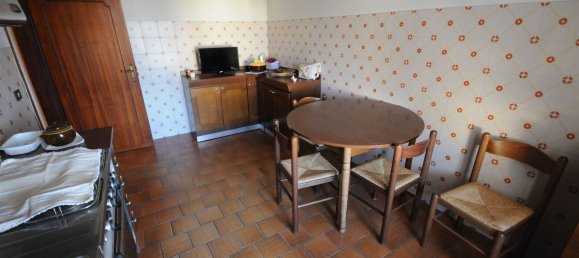 Apartamento de 4 divisões em Montale, Italy N.º 110835 19