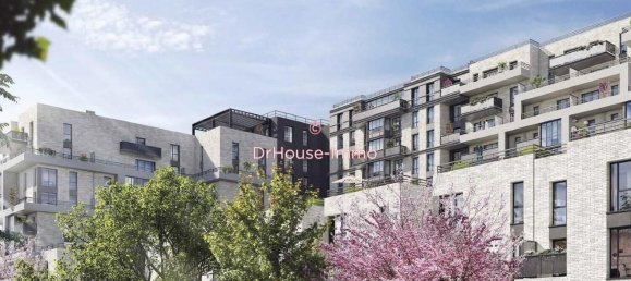 3 Schlafzimmer Wohnung in Suresnes, France, Nr. 165096 6