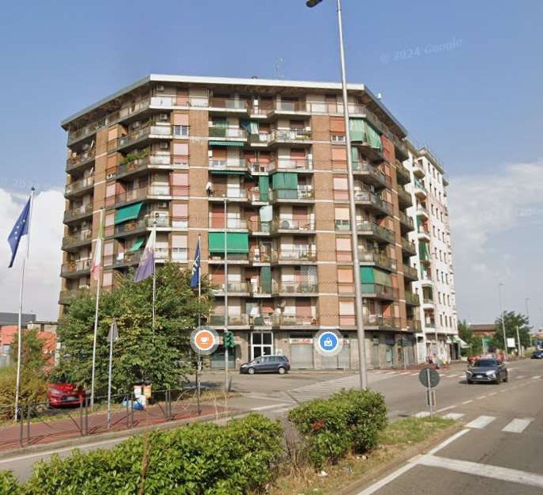 Apartamento de 4 habitaciónes en Baranzate, Italy No. 99973