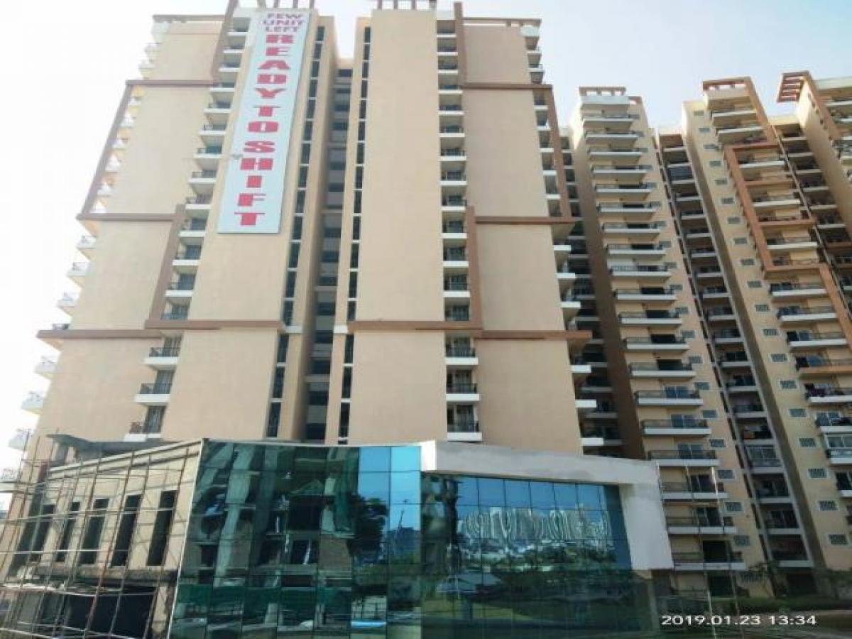 4 bedrooms House in Ghaziabad, India No. 6086