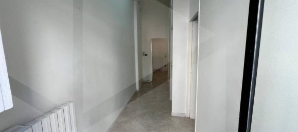 3 rooms Commercial property in Bari, Italy No. 18936 6