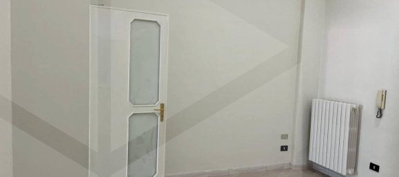 3 rooms Commercial property in Bari, Italy No. 18936 10