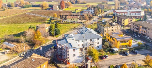 Garaje de 1 habitación en Reggio Emilia, Italy No. 6044 7
