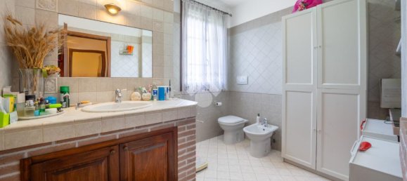 4-Zimmer Wohnung in Reggio Emilia, Italy, Nr. 6009 5