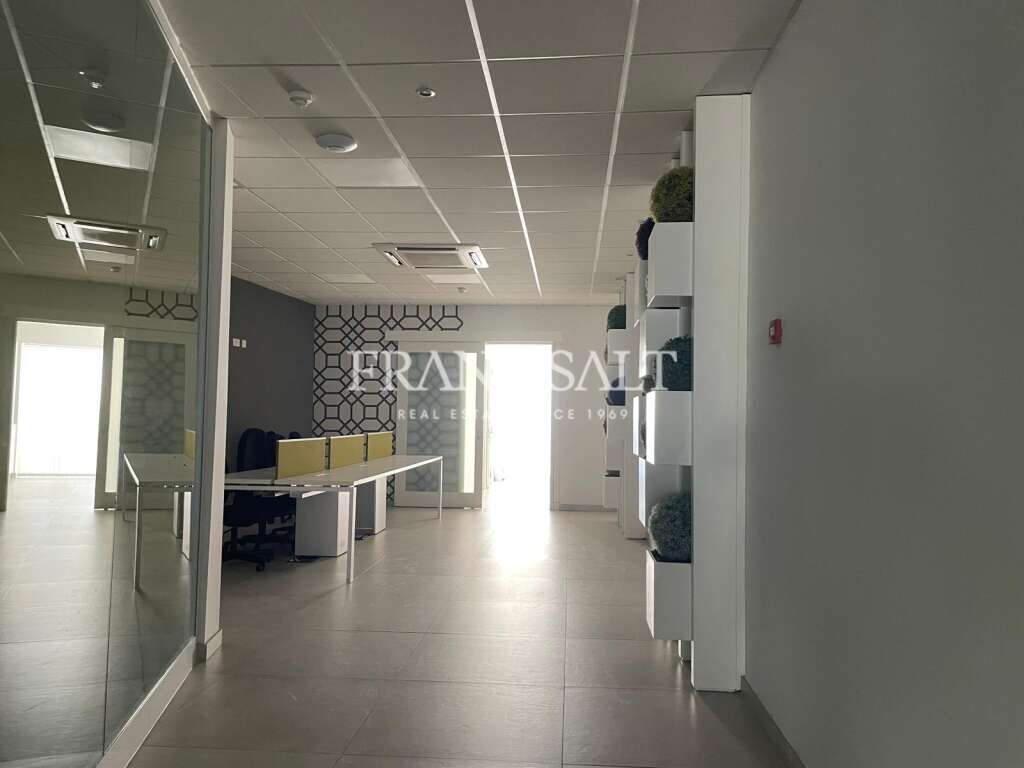 Офис 200м² в Слима, Мальта № 11918