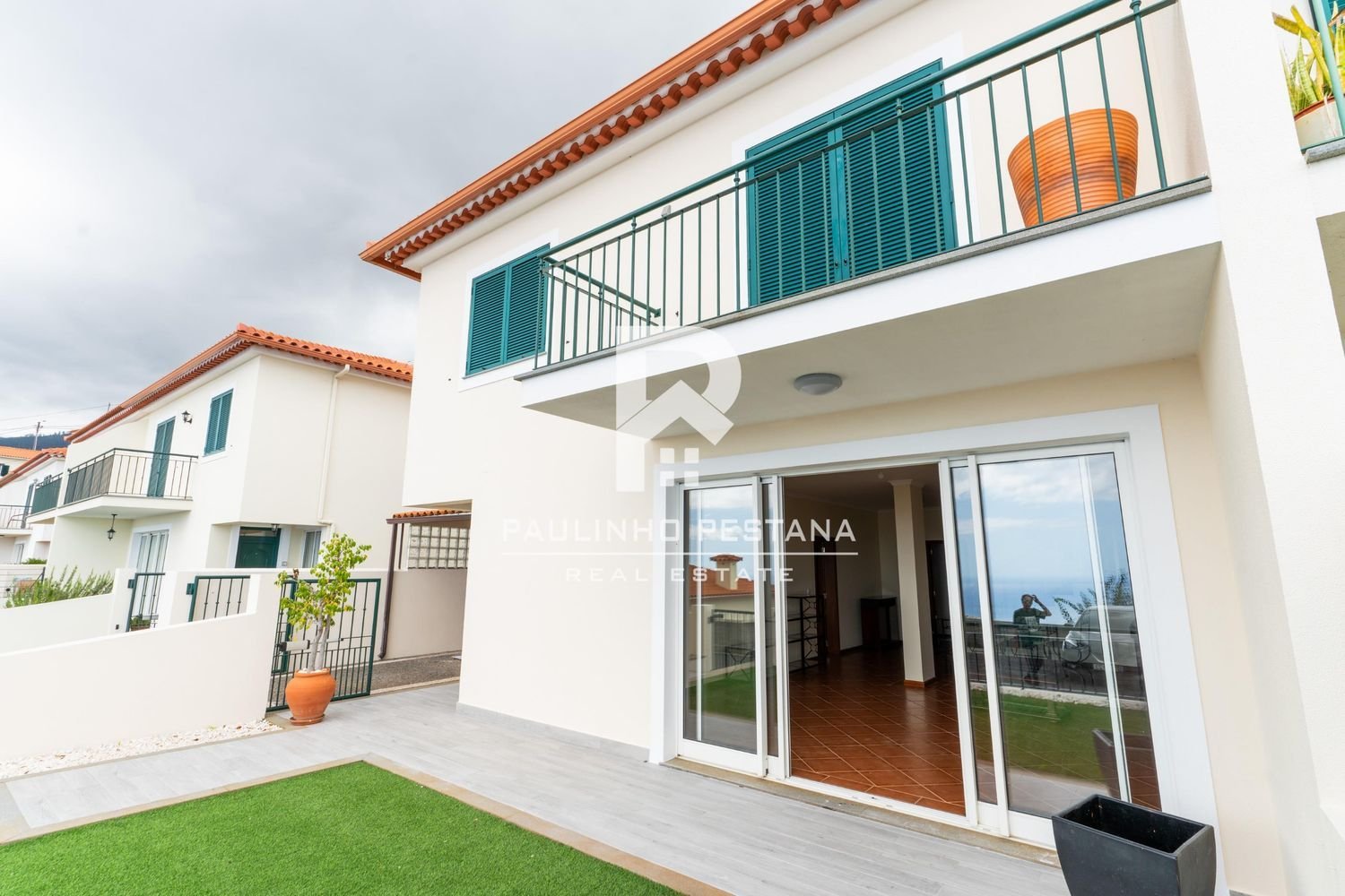 Дом с 3 спальнями в Фуншал, Португалия № 146013