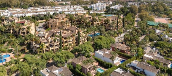 4 bedrooms Villa in Estepona, Spain No. 217838 30