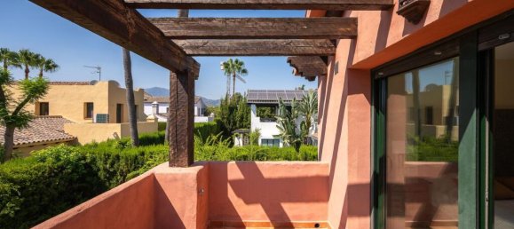 4 bedrooms Villa in Estepona, Spain No. 217838 18