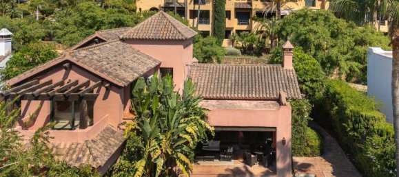 4 bedrooms Villa in Estepona, Spain No. 217838 25