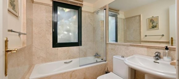 4 bedrooms Villa in Estepona, Spain No. 217838 21