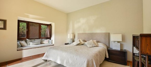 4 bedrooms Villa in Estepona, Spain No. 217838 14