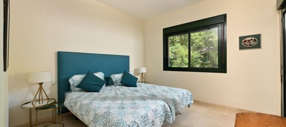 4 bedrooms Villa in Estepona, Spain No. 217838 16