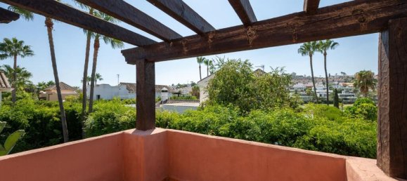 4 bedrooms Villa in Estepona, Spain No. 217838 19