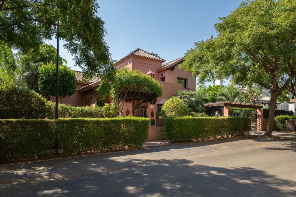 4 Schlafzimmer Villa in Estepona, Spain, Nr. 217838