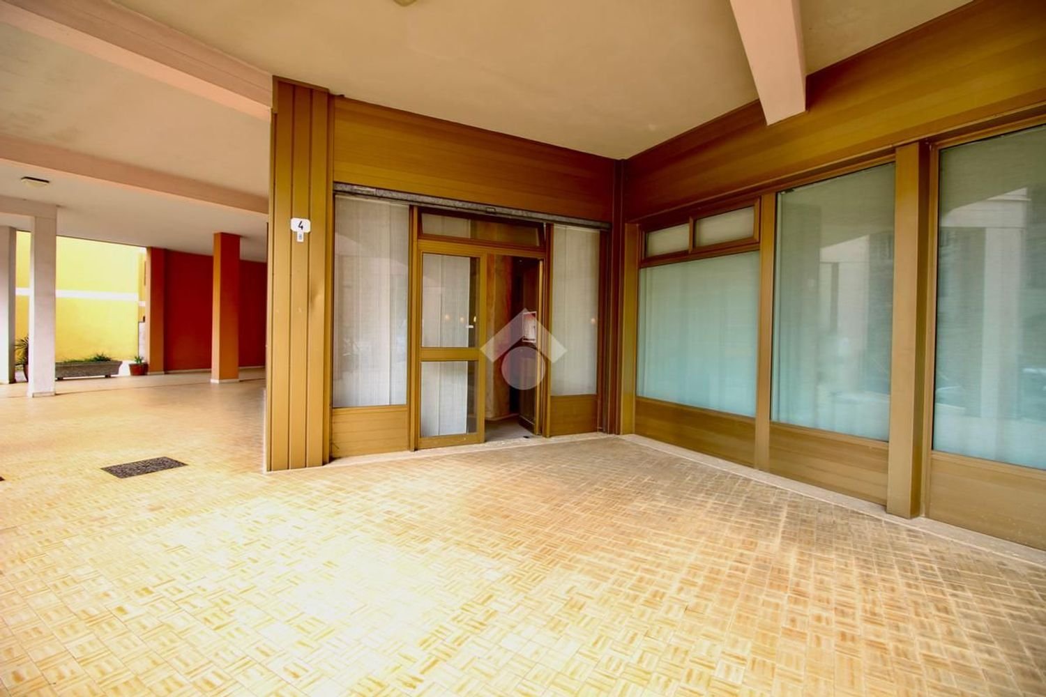  مكتب في Pordenone, Italy 82متر مربع رقم 358379