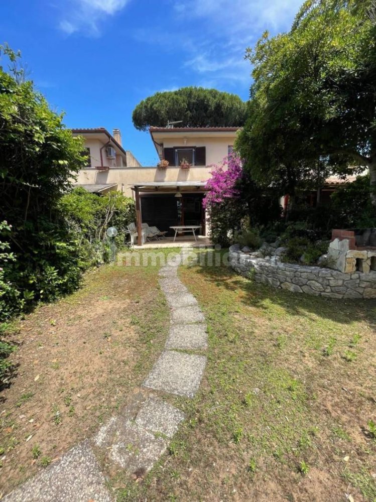 3 Schlafzimmer Haus in Sabaudia, Italy, Nr. 255645