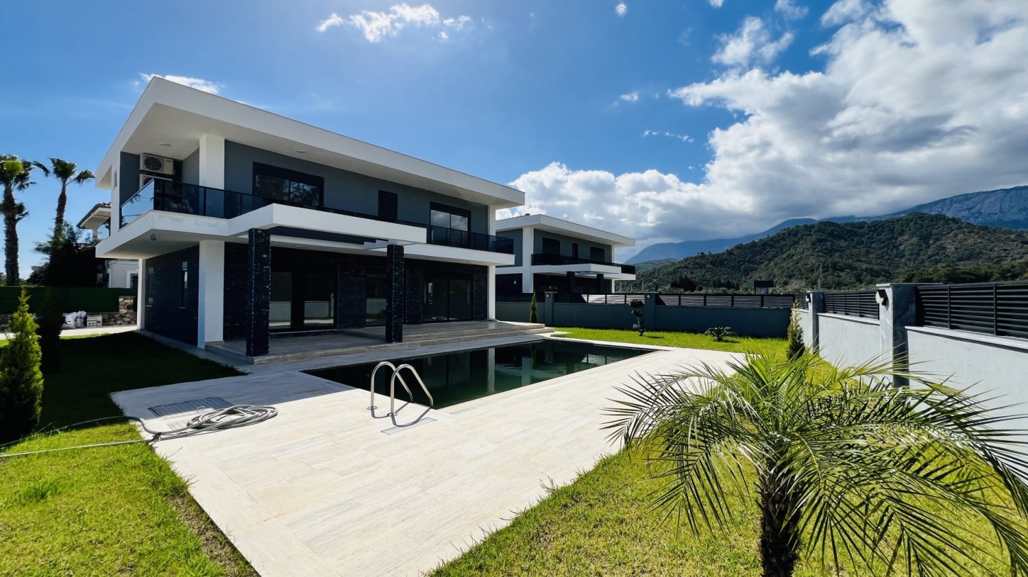 Villa 4+1 in Kemer, Turkey No. 22090