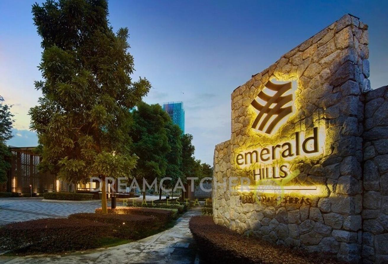 722.97m² Land in Dubai Hills Estate, UAE No. 221