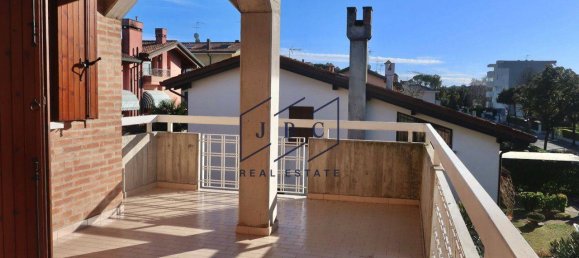 3 bedrooms Apartment in Jesolo, Italy No. 53833 5
