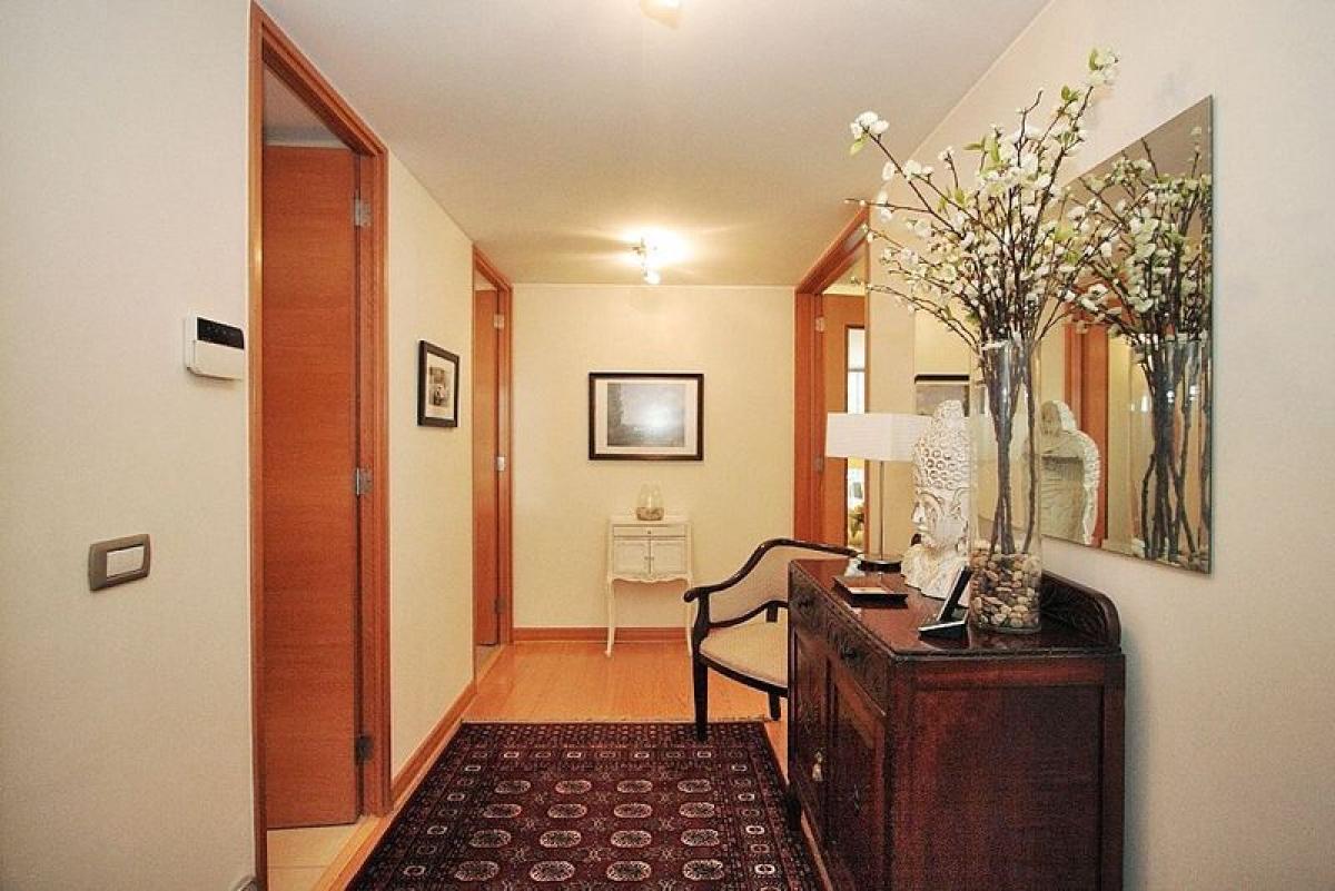 4 bedrooms Apartment in Santiago, Chile No. 2493