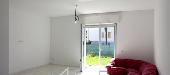 2 bedrooms Apartment in Uboldo, Italy No. 288839 13