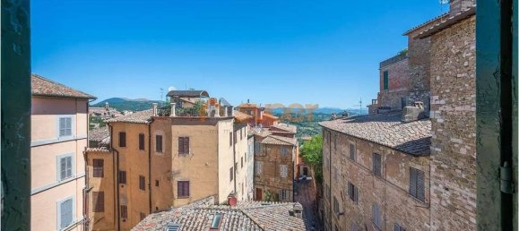 3 Schlafzimmer Wohnung in Perugia, Italy, Nr. 274014 11