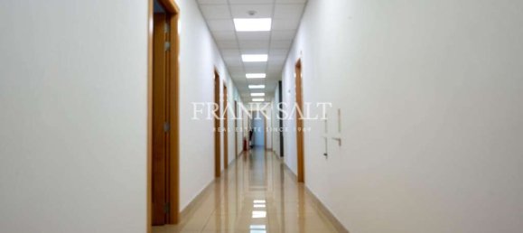 Büro in Ta' Xbiex, Malta 400m², Nr. 12914 5