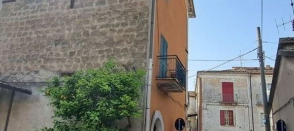 5 bedrooms House in Vairano Patenora, Italy No. 325686 14