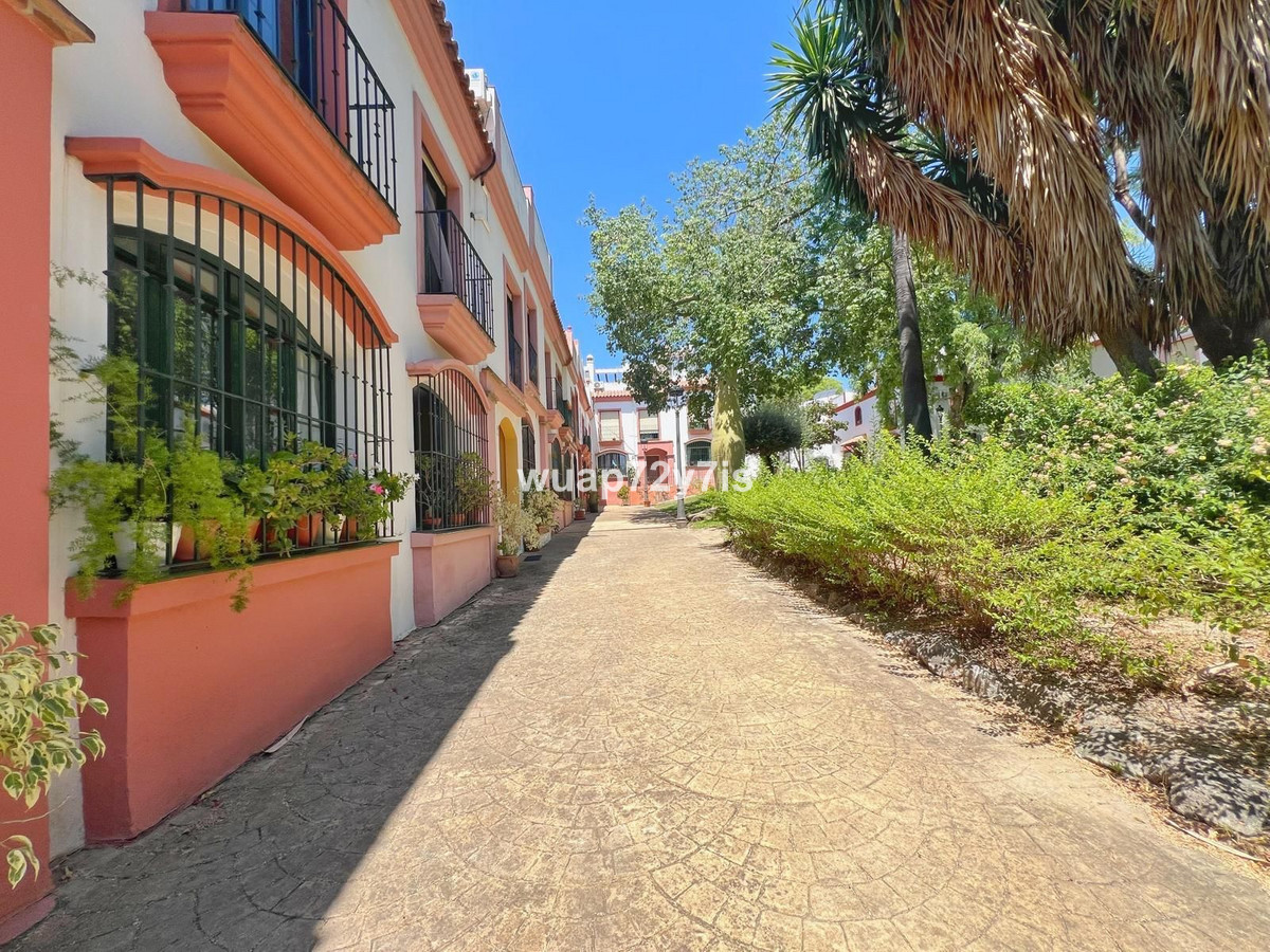 12 bedrooms Hotel in Estepona, Spain No. 141418