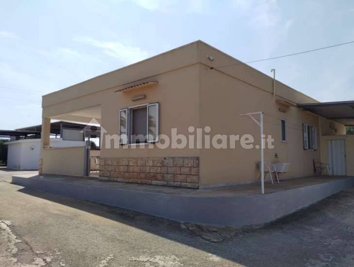 5 rooms House in Carovigno, Italy No. 345419