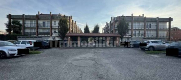 Квартира с 2 спальнями в Кардано аль Кампо, Италия № 5374 4