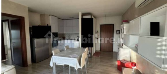 Квартира с 2 спальнями в Кардано аль Кампо, Италия № 5374 10