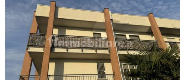 Квартира с 2 спальнями в Кардано аль Кампо, Италия № 5374 3