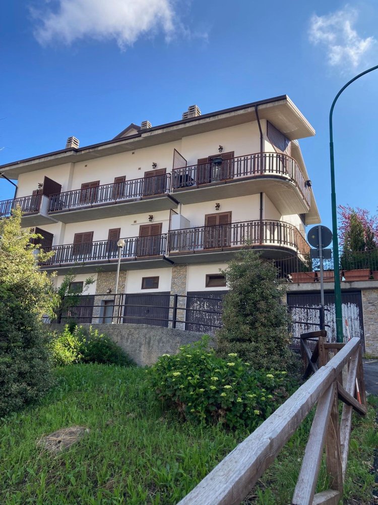 Дуплекс с 5 комнатами в Робурент, Италия № 251970