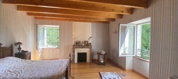 5 bedrooms House in Chalais, France No. 303981 8