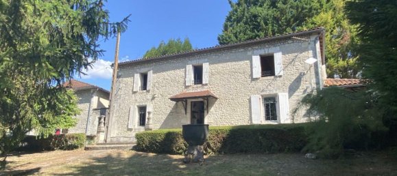 5 bedrooms House in Chalais, France No. 303981 4