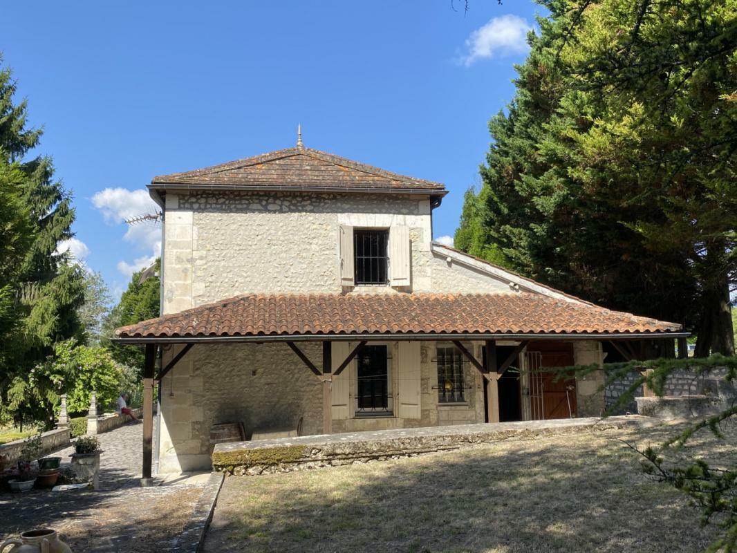 5 bedrooms House in Chalais, France No. 303981