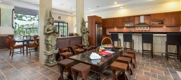 6 bedrooms Villa in Pattaya, Thailand No. 5751 5