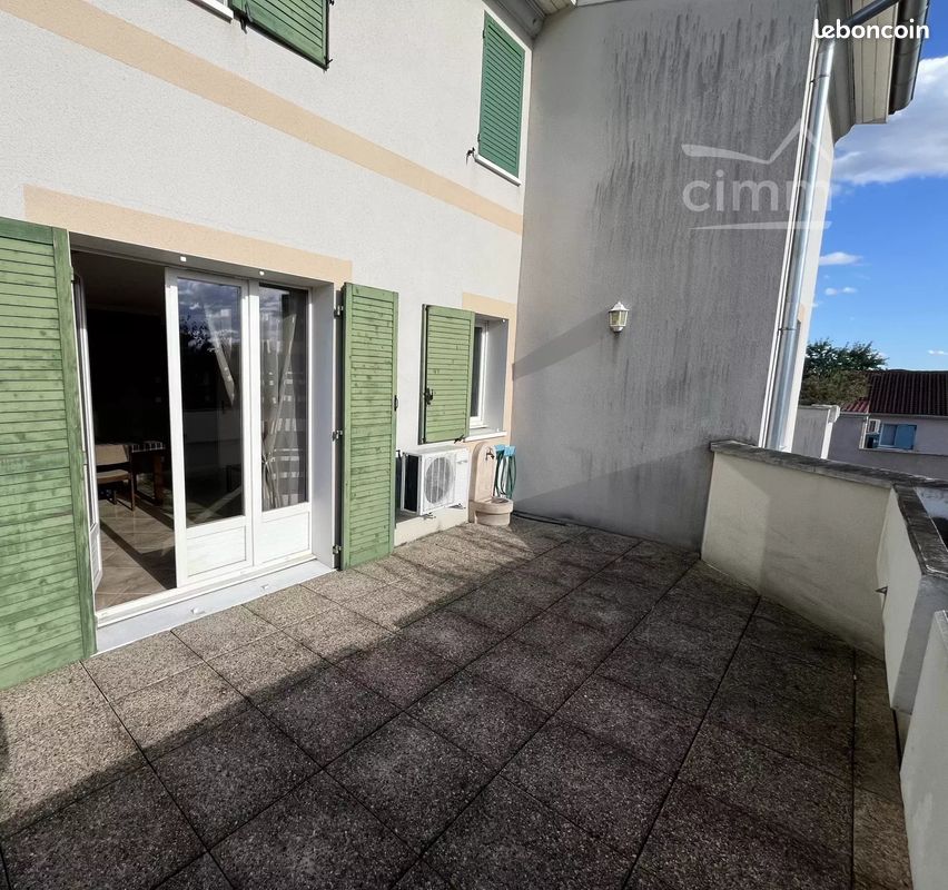 1 غرف نوم منزل ذو طابقين في Saint-Maurice-l'Exil, France رقم 316560