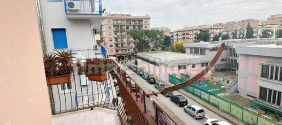 Apartamento de 2 dormitorios en Bari, Italy No. 353195 9