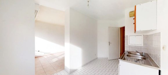 1 bedroom Apartment in Noisy-le-Grand, France No. 174880 6