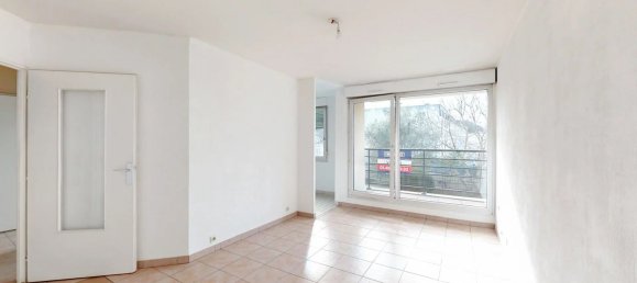 1 bedroom Apartment in Noisy-le-Grand, France No. 174880 3