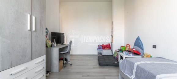 2 bedrooms Apartment in Guanzate, Italy No. 275850 4