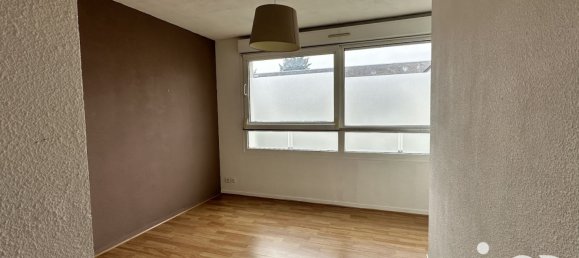 2 bedrooms House in Joue-les-Tours, France No. 73376 15