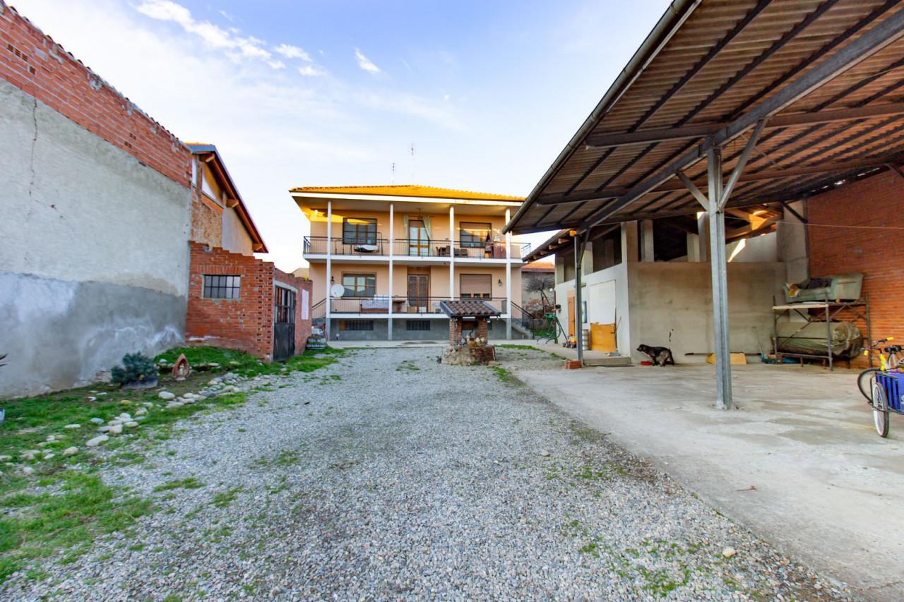 8 rooms Villa in Bosconero, Italy No. 21816