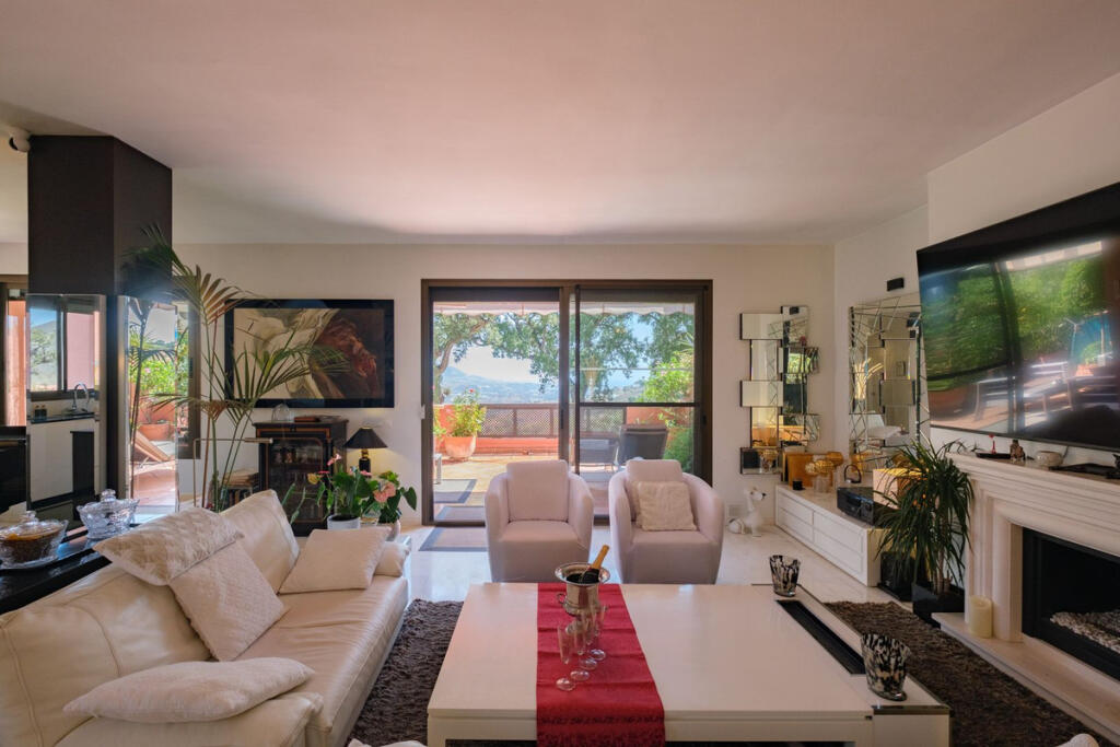 3 bedrooms Apartment in Ojen, Spain No. 246131