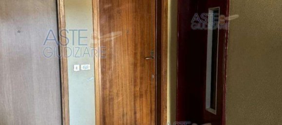 5-Zimmer Wohnung in Usmate Velate, Italy, Nr. 5357 6