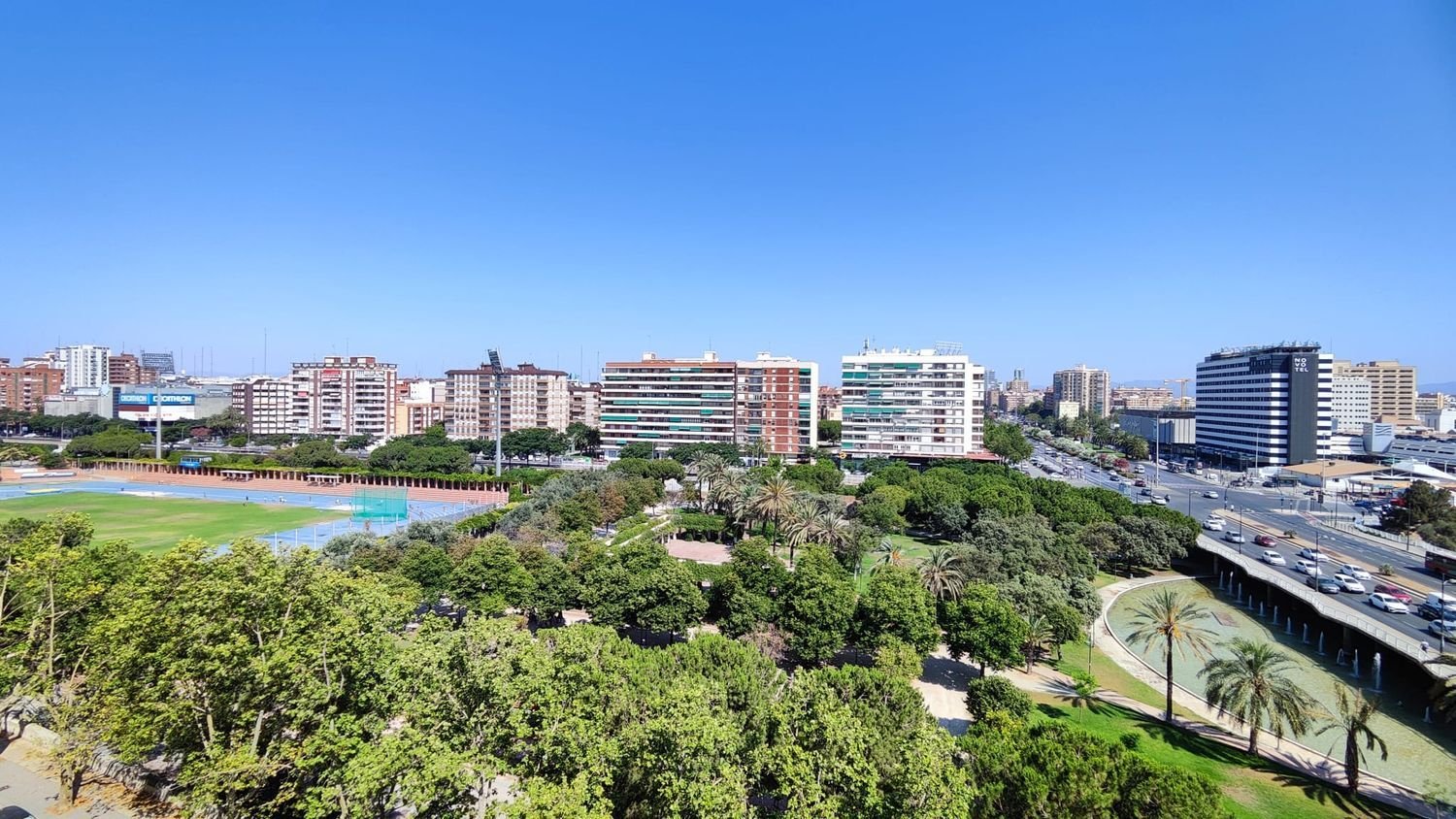 4 bedrooms Apartment in Valencia, Spain No. 160059